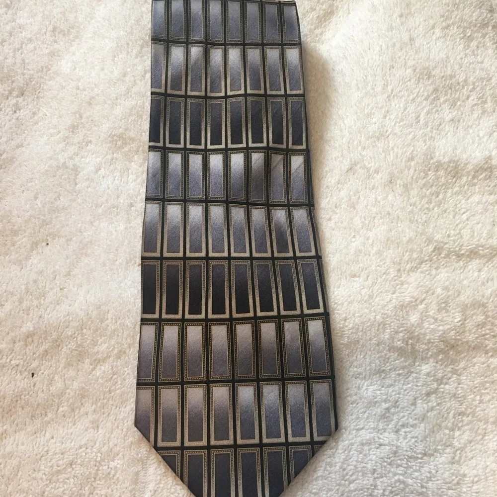 5 Pc bundle of men’s 100% silk ties.